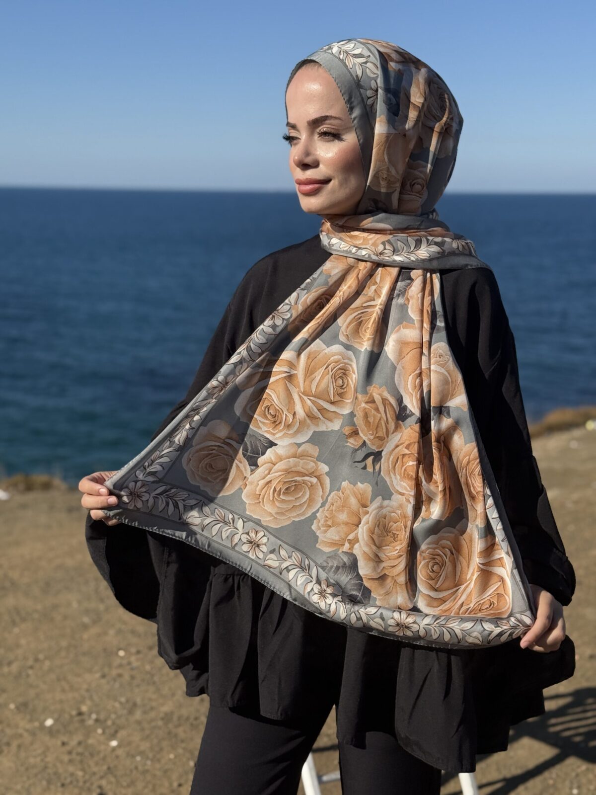 Rose Desen Hint İpeği Şal - Gri
