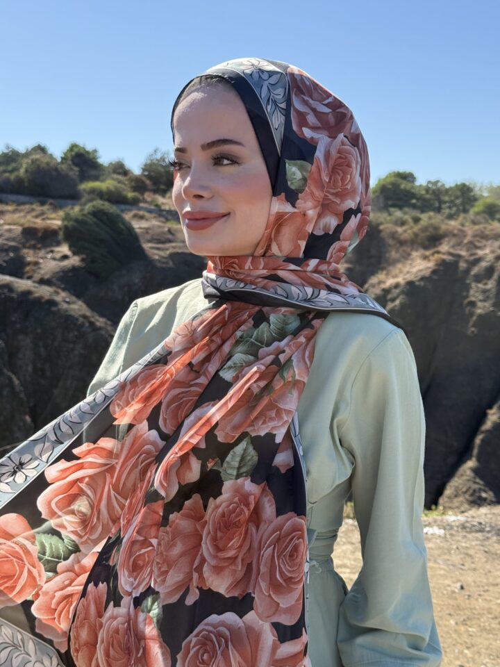 Rose Desen Hint İpeği Şal - Siyah Somon