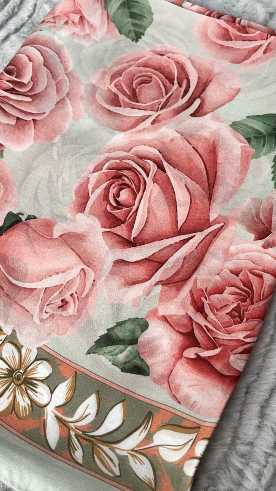 Rose Desen Hint İpeği Şal - Nil Yeşili