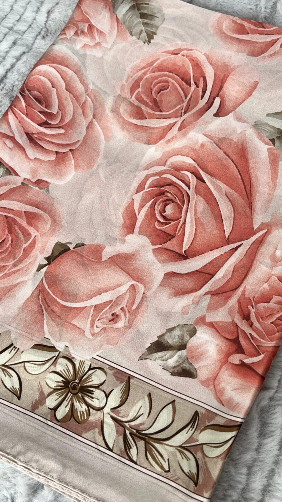 Rose Desen Hint İpeği Şal - Pudra